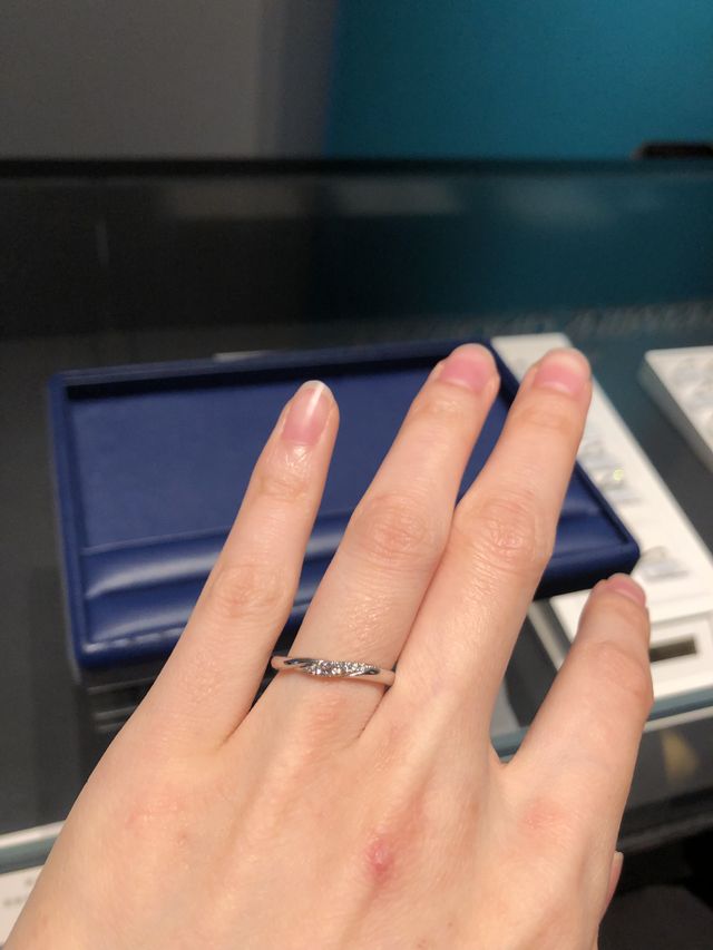 ダイヤが小さすぎず可愛いです。