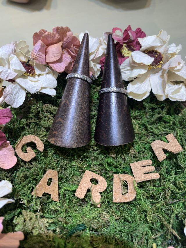 セミオーダーでハワイの職人さんの
手彫りです！