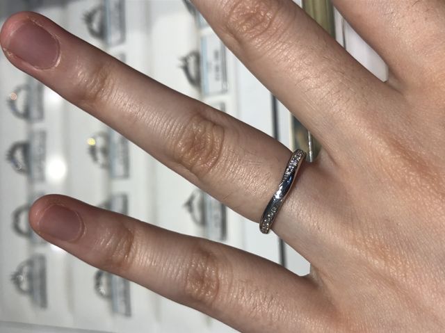 プラチナも目立つデザイン