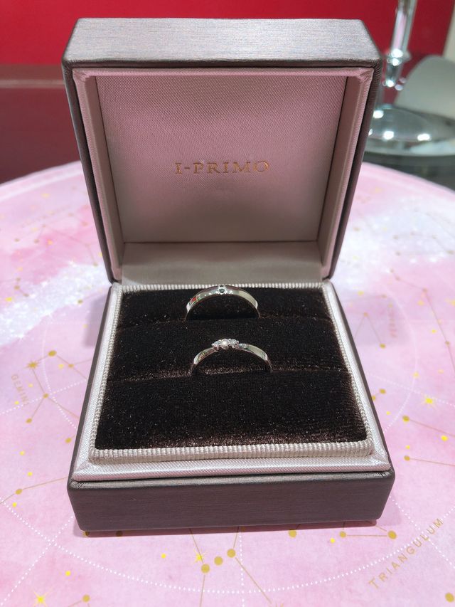 受け取りの時です。付ける時は2人きりにして頂けました