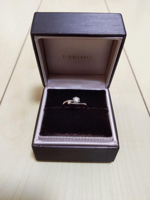 美しい曲線のリングに、ピンクダイヤモンドとダイヤモンド