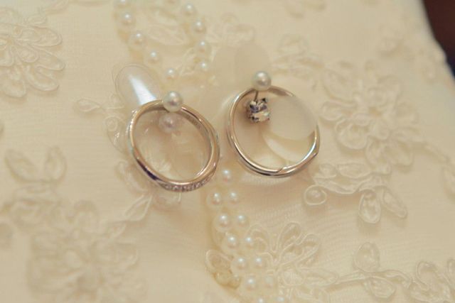 式前のまだ指にはめていない時の写真です。