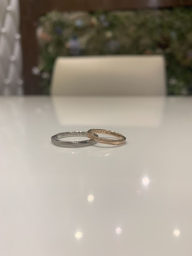2人の結婚指輪
女性用はゴールドをピンクゴールドに変更