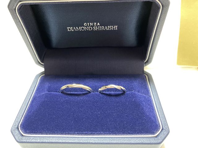左:旦那、右:妻
の指輪です
