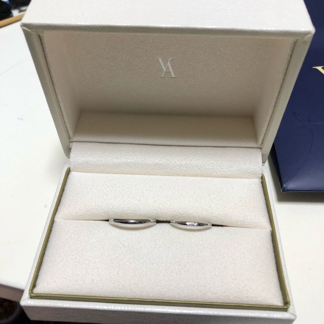 同じ種類の男性用、女性用の結婚指輪にしました。