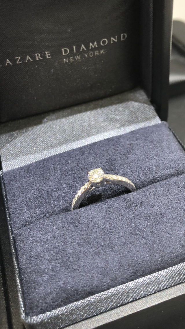 出来上がった指輪を受け取りに行ったとき、輝きに感動。