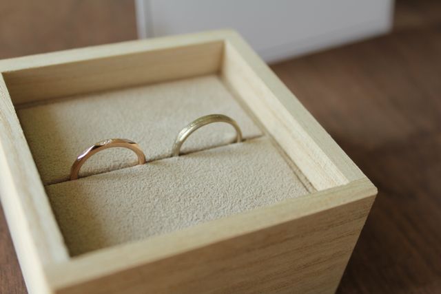 素敵な木箱はYUKAHOJOさんの指輪入れです。