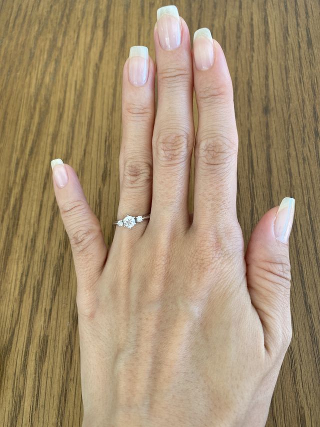 光を受けるととてもきれいで気に入っています。