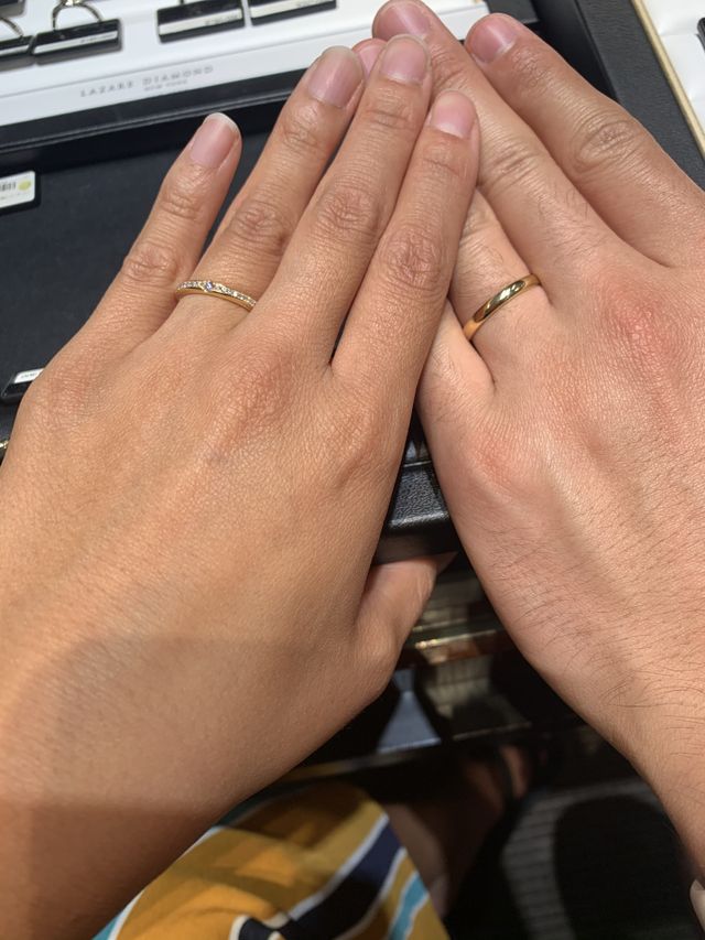 店舗での試着時の写真になります。