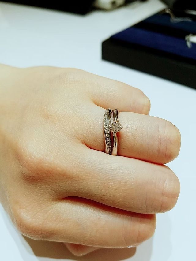 マリッジとエンゲージかさねづけ