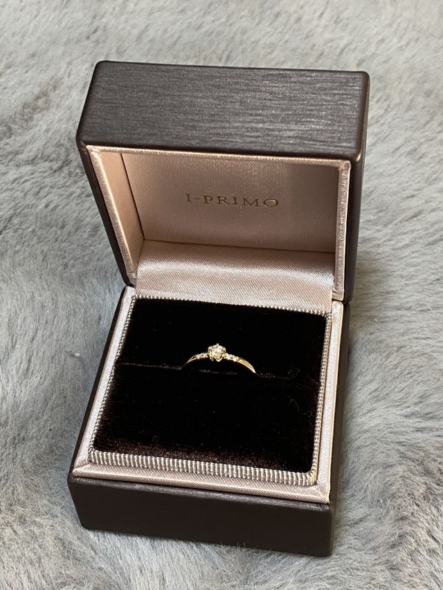 ダイヤモンドがキラキラ可愛い指輪です！