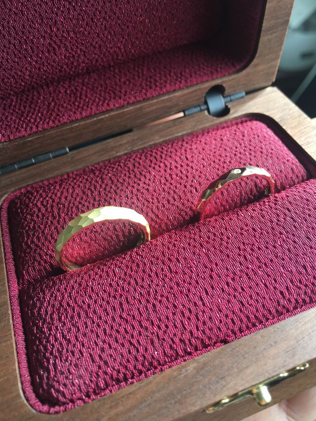 左:ワイドK18萌黄 17号
右:ナローK18PG 14号