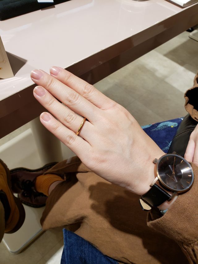 シンプルなデザインの結婚指輪