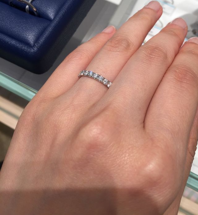 ハーフエタニティのリング