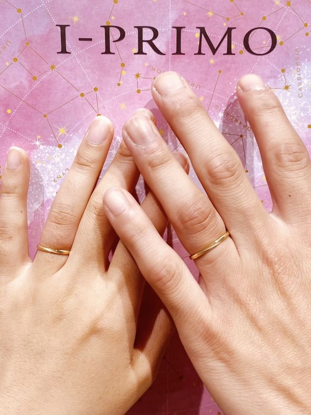 ゴールドの指輪を探していていて、デザインに一目惚れしました！