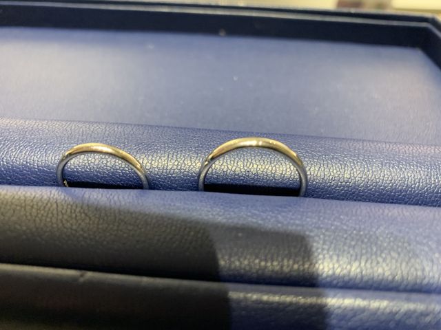 指輪の内側に入籍の日とイニシャルを刻印しました。