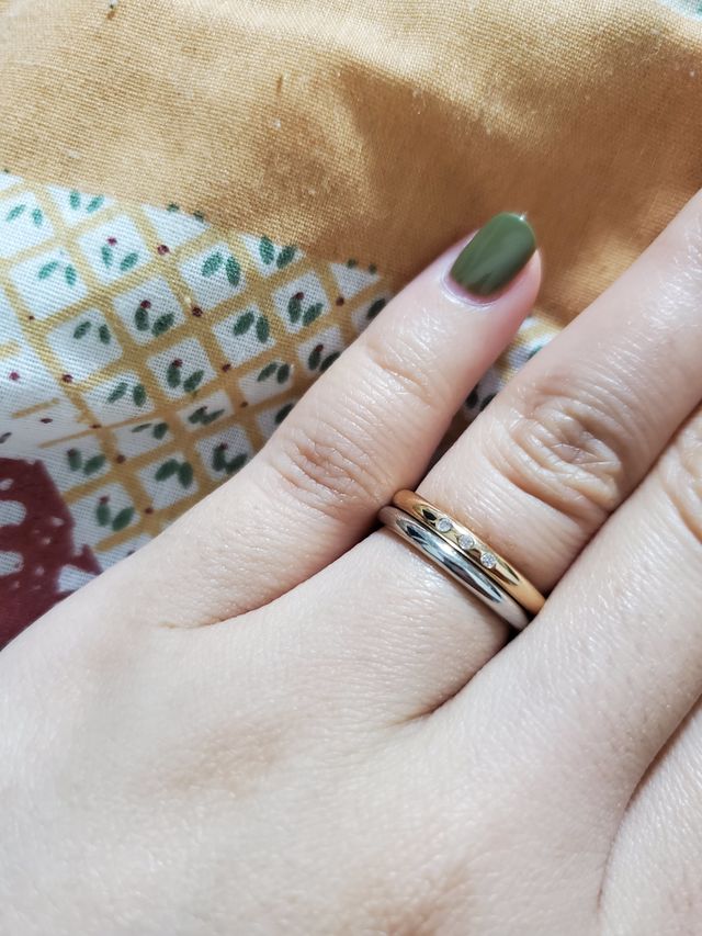婚約指輪と結婚指輪です。