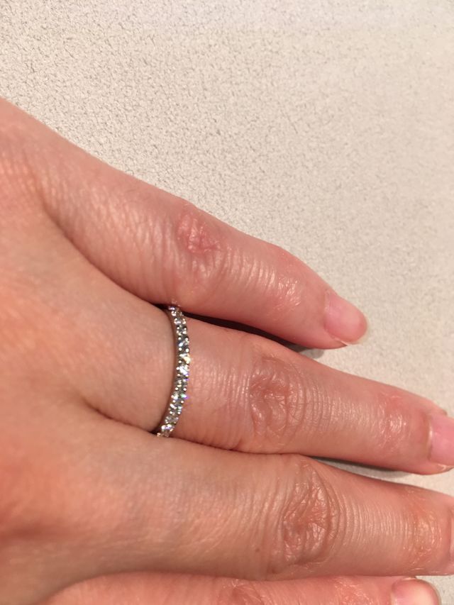 フルエタニティのリングです。