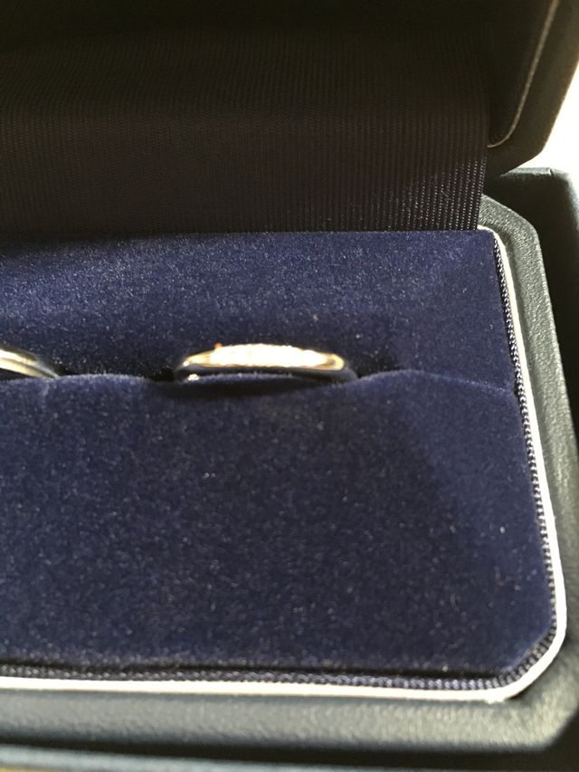 シンプルなデザインで5個の並んだダイヤがお気に入りです。