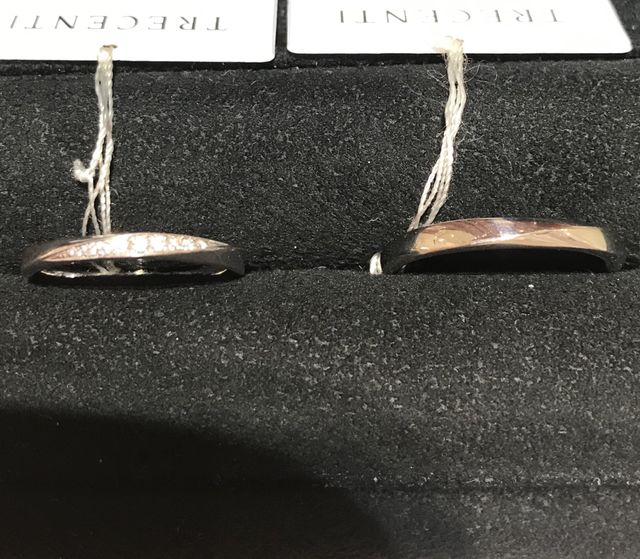 ストレートタイプでダイヤが斜めにバランスよく入っています