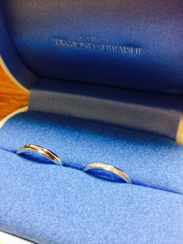 ストレートタイプでねじりのあるデザインです。