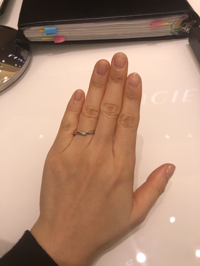 手が綺麗に見えるので気に入りました。