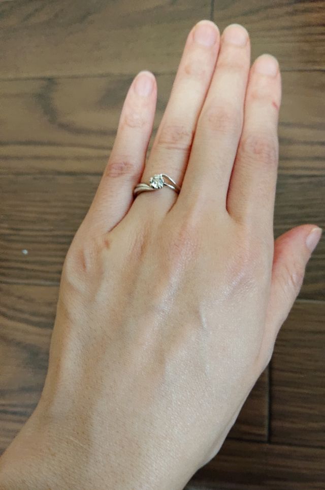 桜一輪。リングは木目を入れずプラチナに