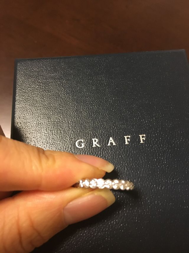 ダイヤが綺麗すぎて、何度撮影してもぼけてします。