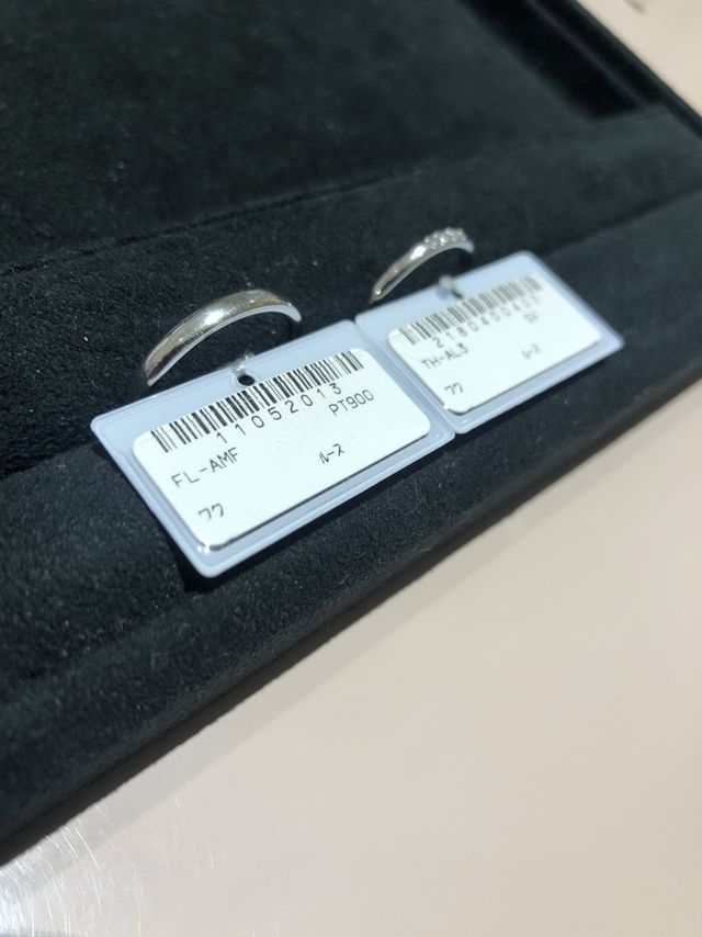 シンプルなプラチナのリングです