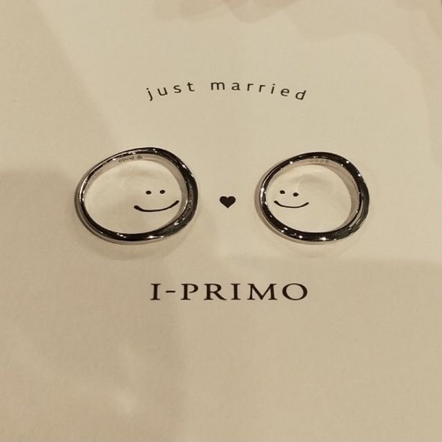 水の流れの変化をイメージし、緩いカーブがついた「プレオネ」