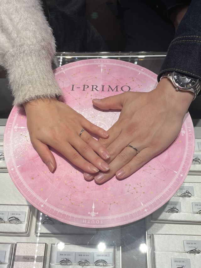 初めて指輪ができて着用した時の写真です