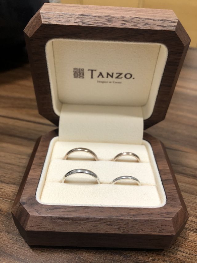 鏡面部分とマットな部分の2種類で作成頂きました。