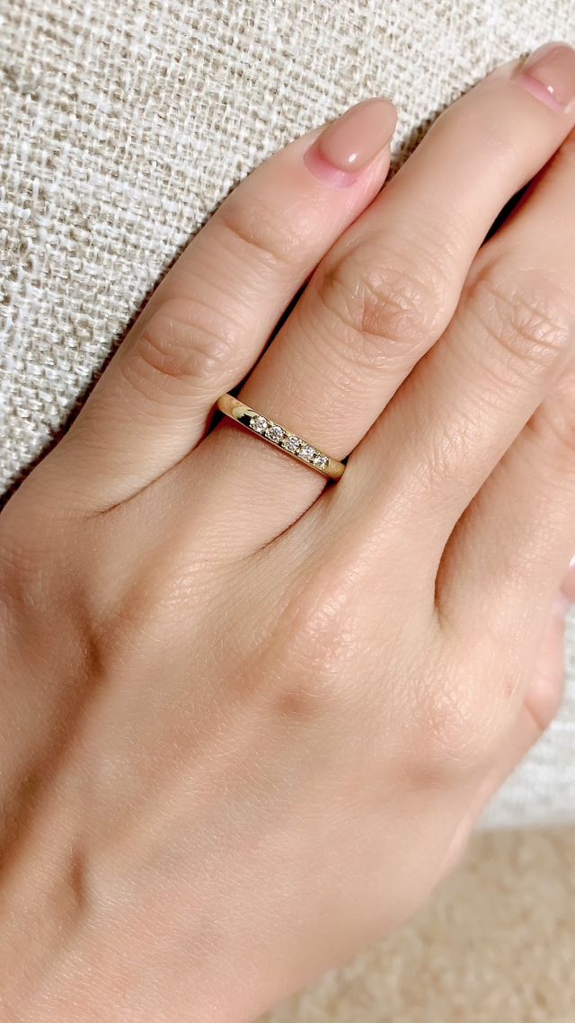 ☆幅2.3ﾐﾘ
☆18kゴールド
☆ダイアモンド5石