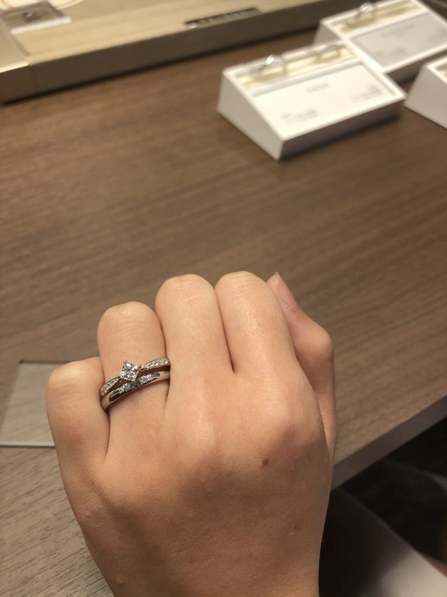結婚指輪「イブニングスター」との重ねづけ