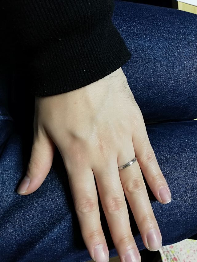 シンプルで素敵です。ヘアライン加工をお願いしました。