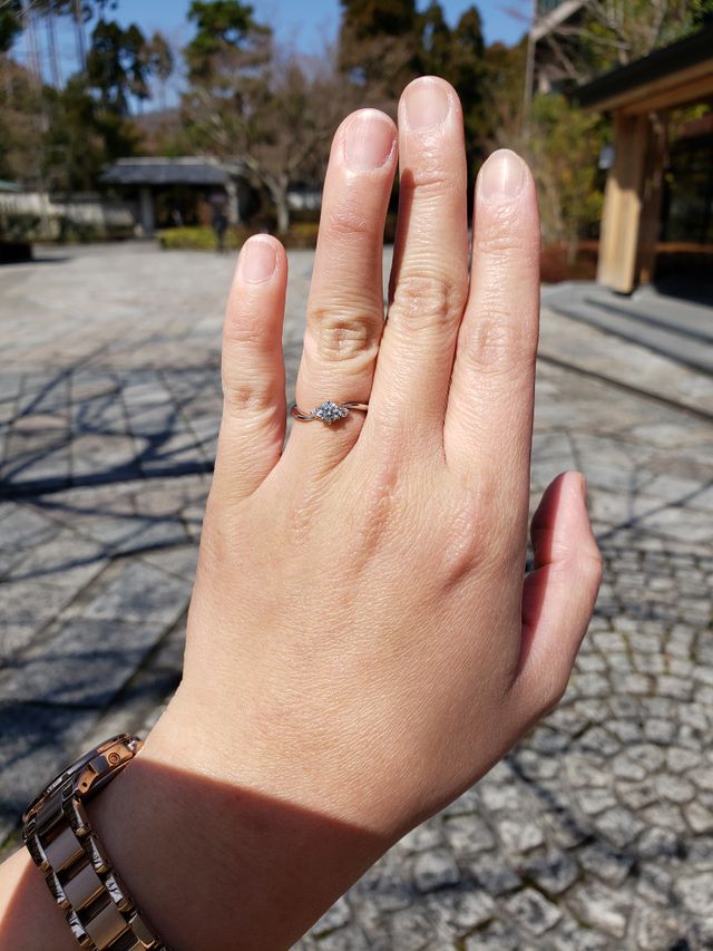 一目惚れからの他も散々試着した末、運命！と思った指輪です。