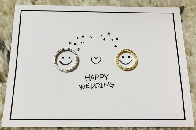 指輪を乗せるとニコちゃんマークになる台紙を頂きました！