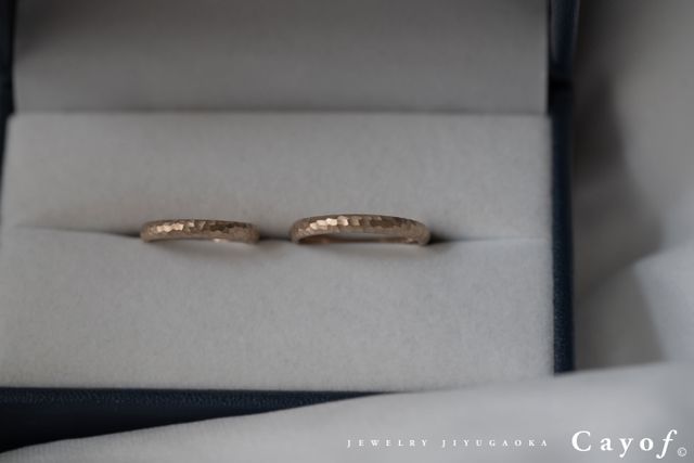 シャンパンゴールド