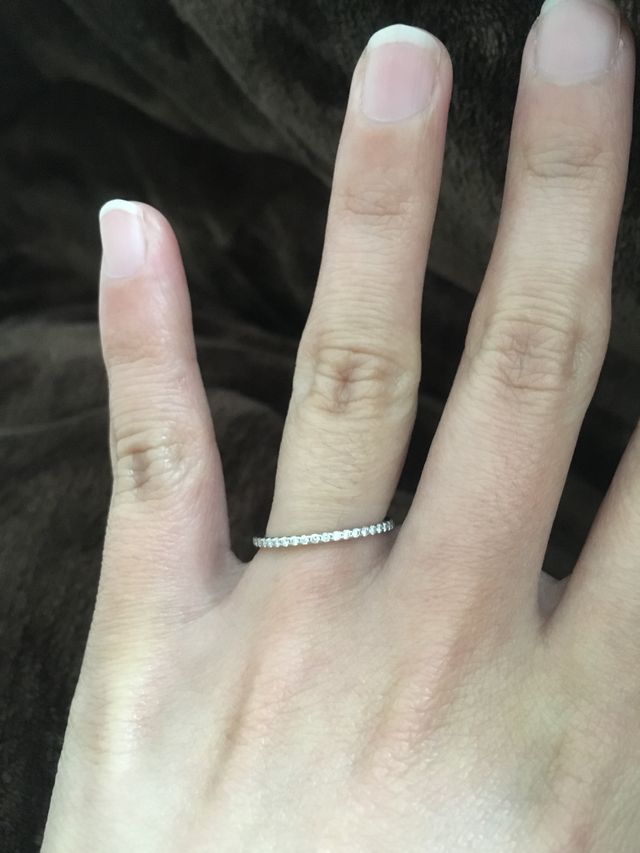 半分ダイヤが施してあります。