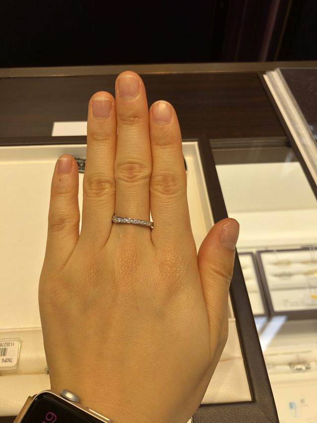 ダイヤのボリュームやバランス、デザイン性の高い指輪です。