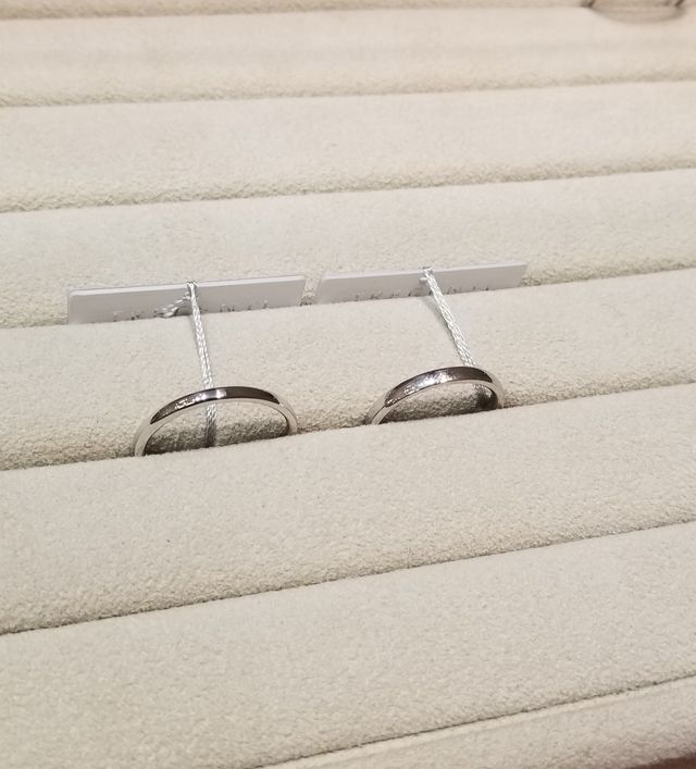 シンプルな指輪を選びました
