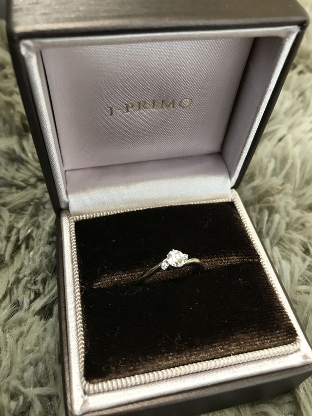 婚約指輪で購入しました。