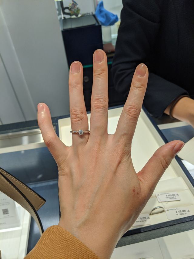 爪の留め位置がほかのブランドと変わってます