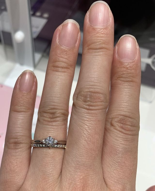 下が結婚指輪かれんです。