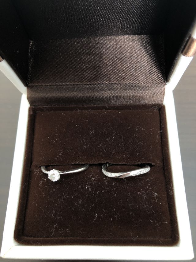 細身の華奢な指輪が欲しかったのでデザインに惹かれた