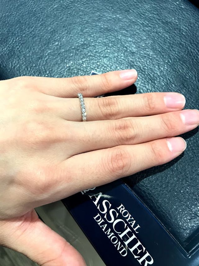 嫌みのない、白い輝きです。