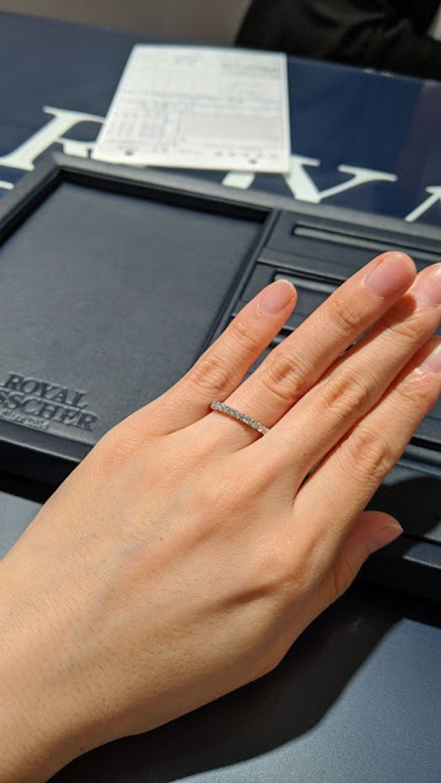 細すぎず、程よい存在感です。