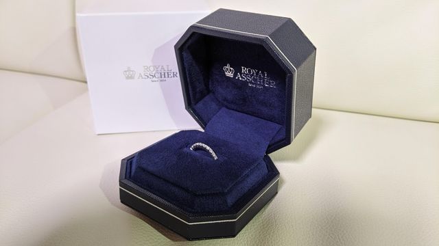 ボックスもしっかりした作りです。