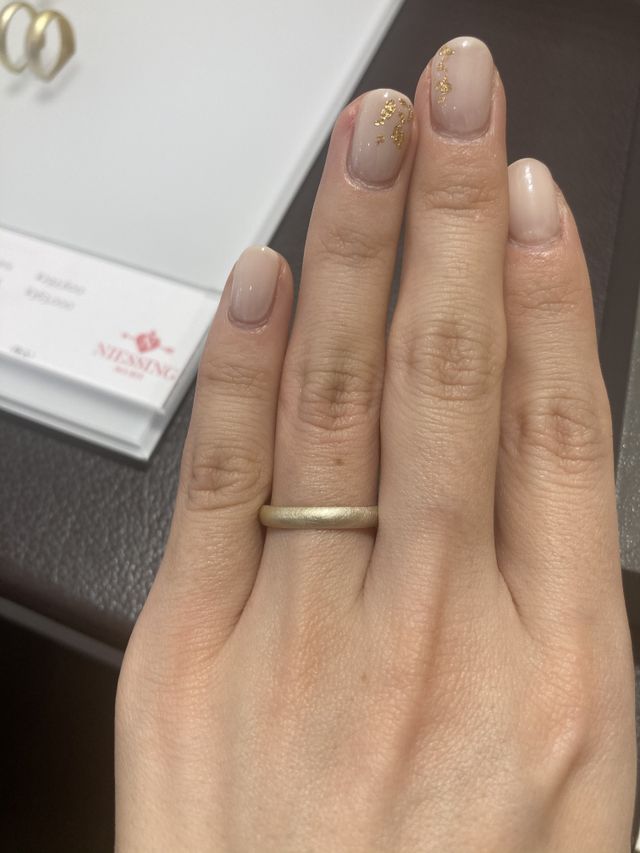 ホワイト寄りのゴールドの部分