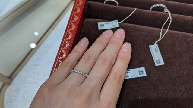 普段使いしやすい華奢なデザインです。